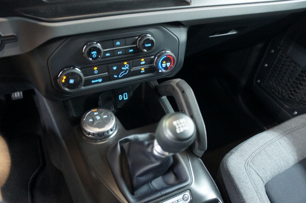 2021 Ford Bronco Big Bend 4x4! 1-Owner! Custom Wrap, Manual 7 spd, Only 3k miles - 22936221 - 35