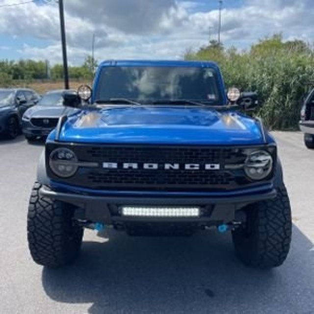 2021 Ford Bronco First Edition photo 2