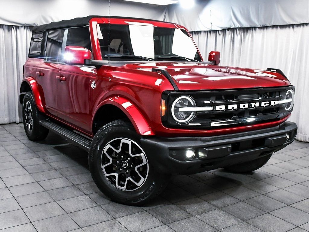2021 Ford Bronco Outer Banks photo 3