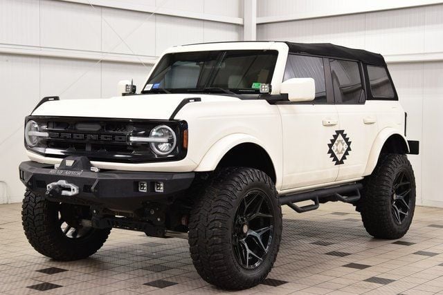 2021 Ford Bronco Outer Banks photo 3