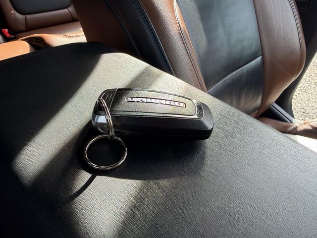 2021 Ford Bronco Outer Banks - 22933879 - 23