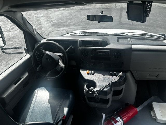 2021 Ford E450 SHUTTLE BUS E450 BUS - 23004849 - 3