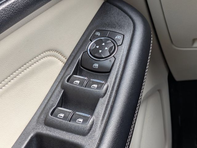 2021 Ford Edge Titanium FWD - 22989700 - 25