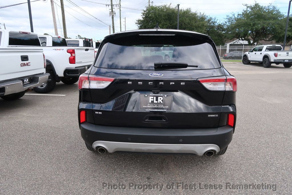 2021 Ford Escape SE Sport Hybrid photo 4