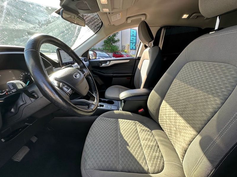 2021 Ford Escape SE photo 13