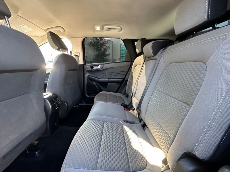 2021 Ford Escape SE photo 15