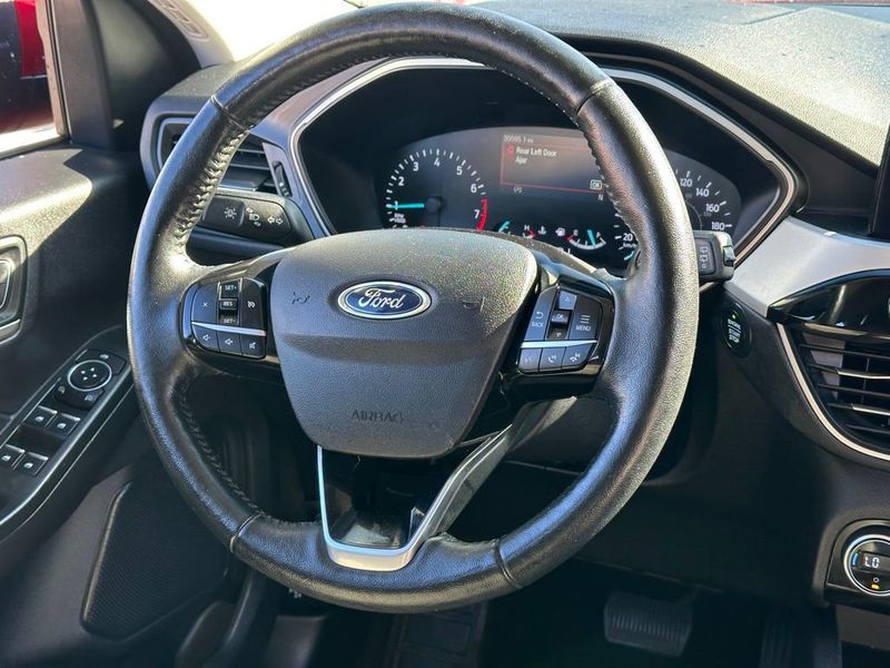 2021 Ford Escape SE photo 19