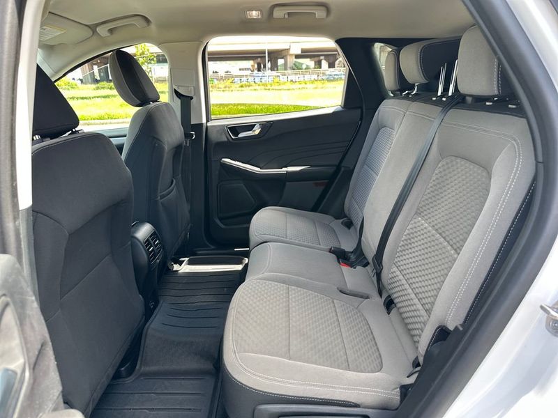 2021 Ford Escape SE Hybrid AWD - 23023339 - 18
