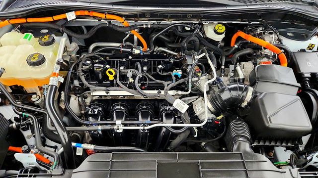 2021 Ford Escape SE Hybrid AWD - 23097895 - 25