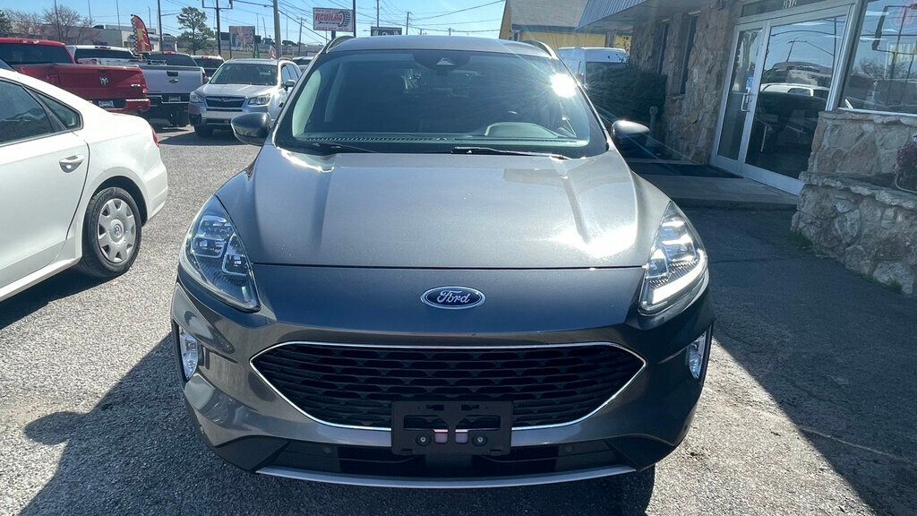 2021 Ford Escape Titanium photo 2
