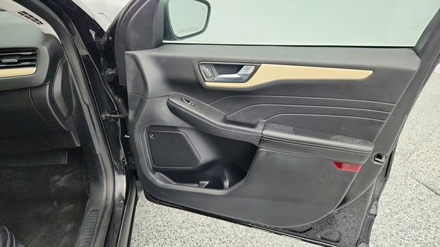 2021 Ford Escape Titanium Hybrid with Elite Package (41 combined mpg) - 22955637 - 24