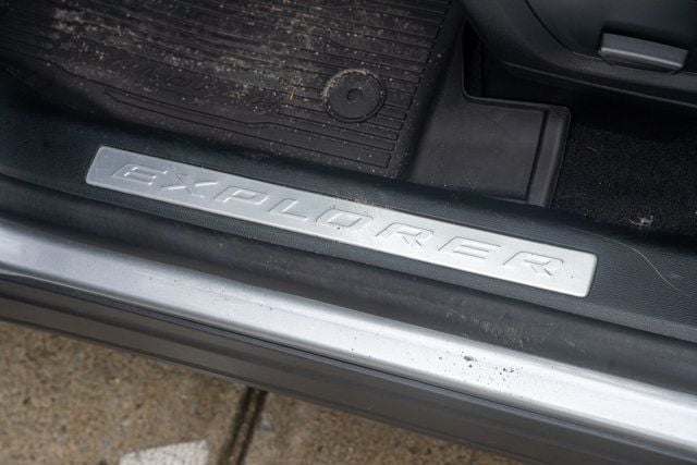 2021 Ford Explorer LocalTrade/Hybrid-Limited/4WD/Heated&CooledSeats/2ndRowCaptains - 23026180 - 39