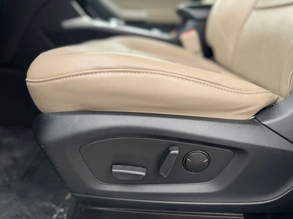 2021 Ford Explorer SERVICED AND DETAILED!! - 22943216 - 12