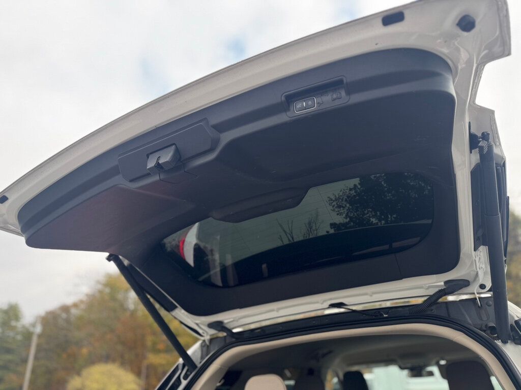 2021 Ford Explorer SERVICED AND DETAILED!! - 22943216 - 42