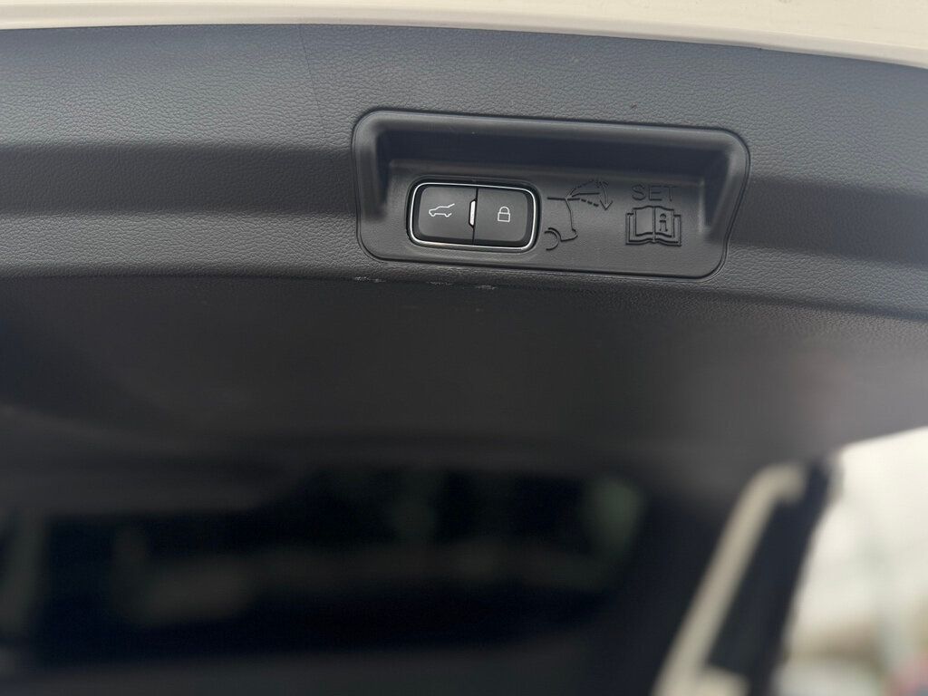 2021 Ford Explorer SERVICED AND DETAILED!! - 22943216 - 43