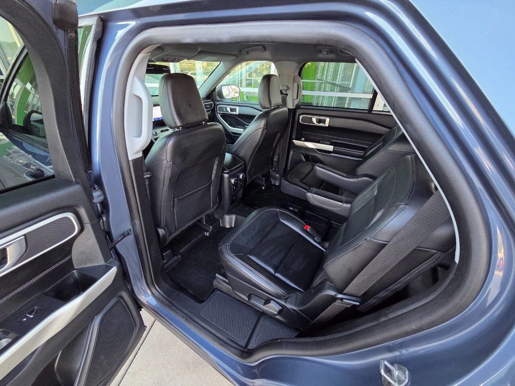 2021 Ford Explorer XLT photo 12