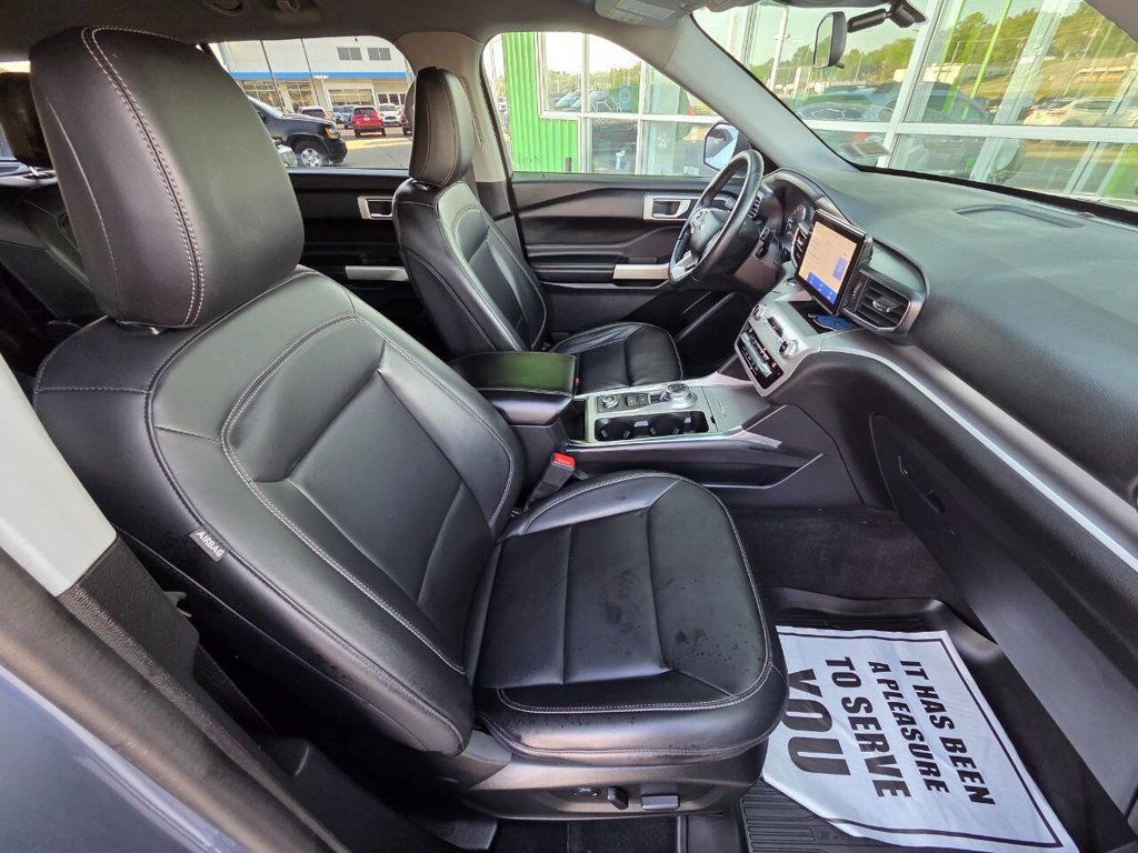 2021 Ford Explorer XLT photo 16