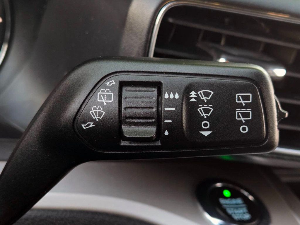 2021 Ford Explorer XLT photo 28
