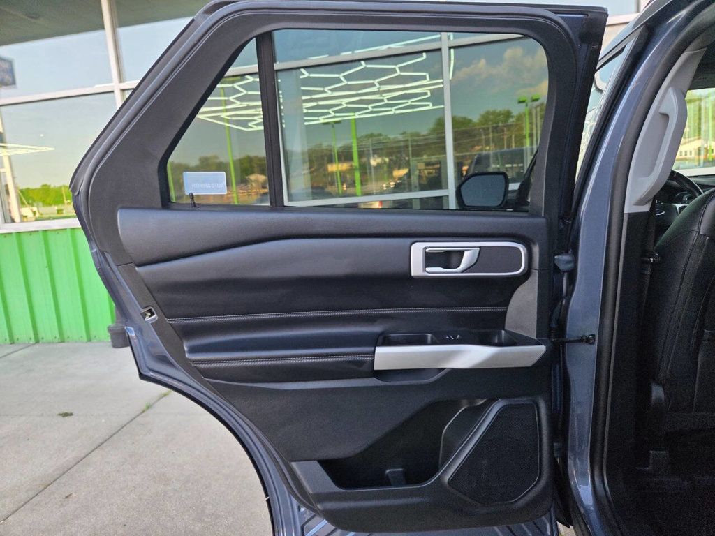 2021 Ford Explorer XLT photo 37