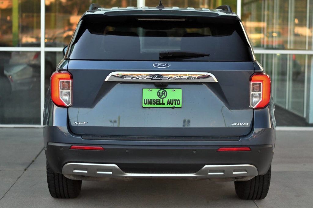 2021 Ford Explorer XLT photo 3