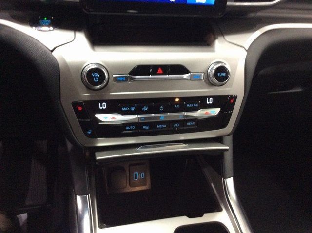 2021 Ford Explorer XLT photo 18