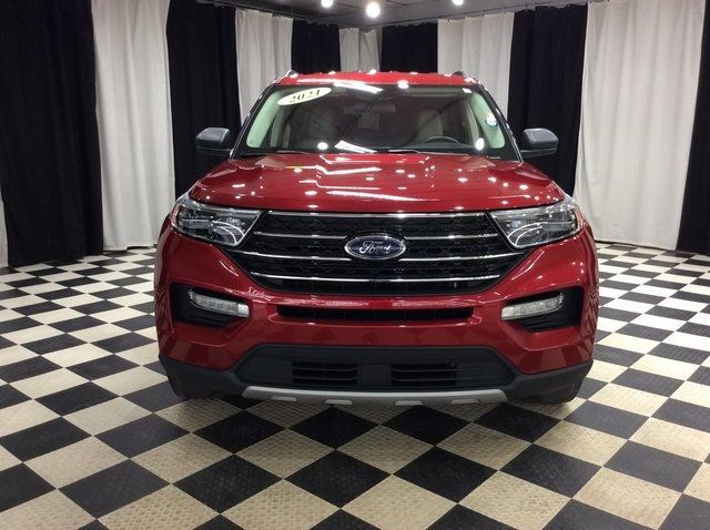 2021 Ford Explorer XLT photo 2