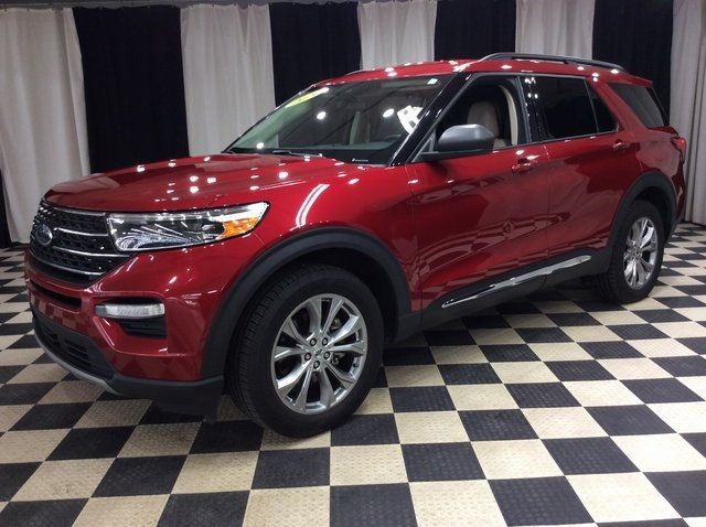 2021 Ford Explorer XLT photo 3