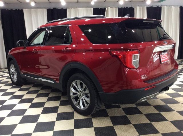 2021 Ford Explorer XLT photo 4