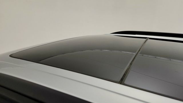 2021 Ford Explorer XLT 4WD w/ 202A Pkg, Co-Pilot360 Assist+ & Twin Panel Moonroof - 23033166 - 9