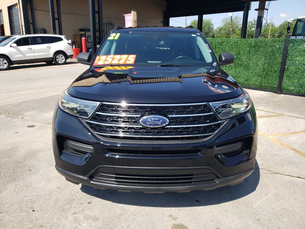 2021 Ford Explorer XLT photo 2