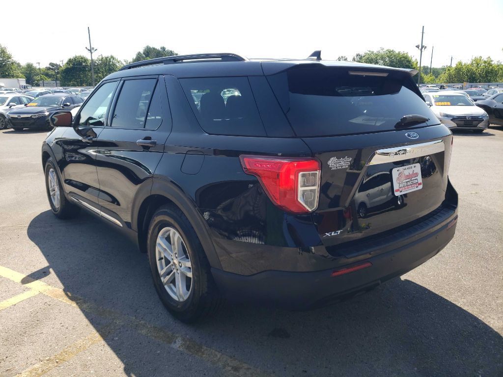 2021 Ford Explorer XLT photo 4