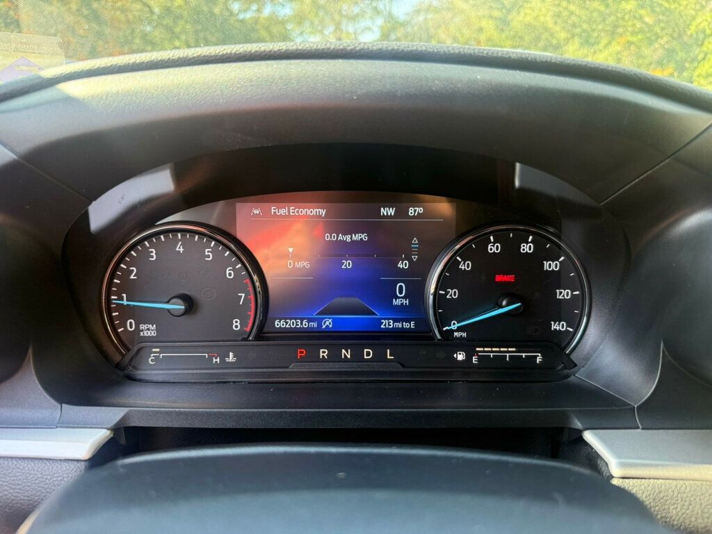 2021 Ford Explorer XLT photo 3