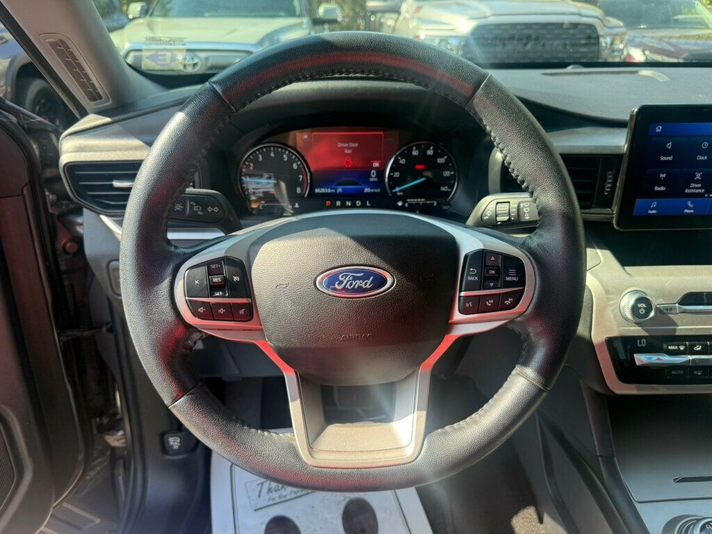 2021 Ford Explorer XLT photo 4