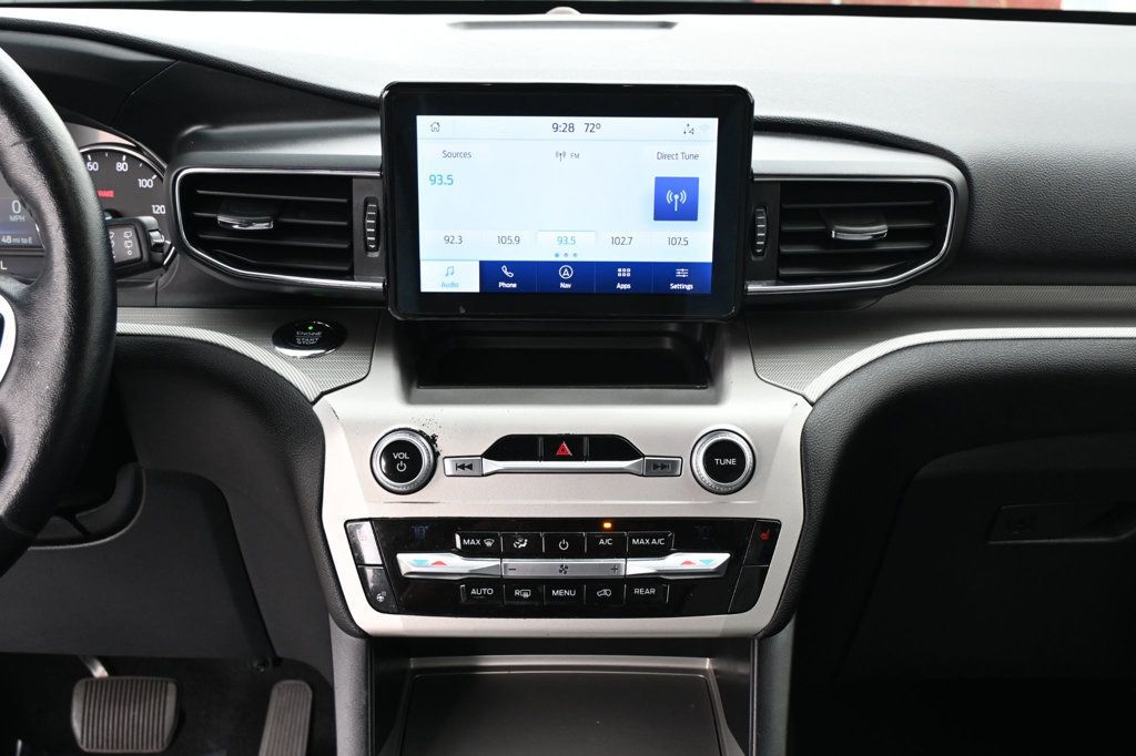 2021 Ford Explorer XLT Sport photo 4