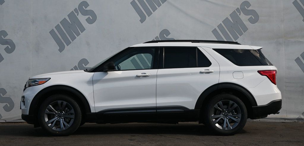 2021 Ford Explorer XLT Sport photo 2