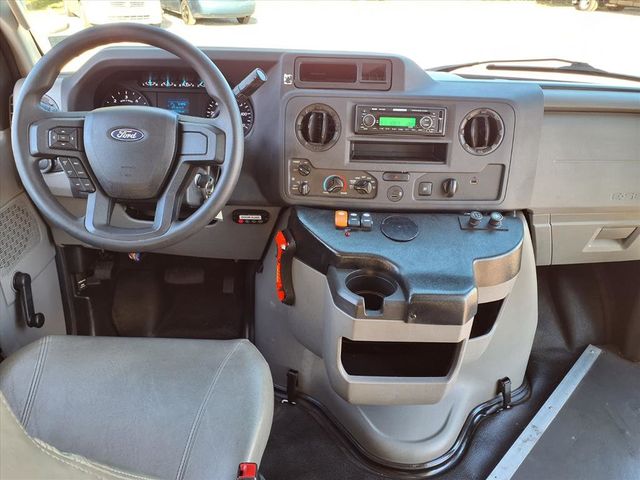 2021 Ford E-Series Cutaway 13 Passenger Shuttle Bus w/Wheelchair - 22932964 - 27