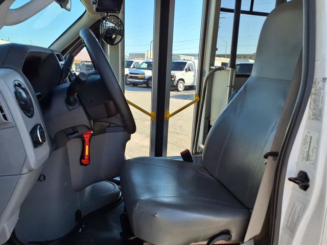 2021 Ford E-Series Cutaway 13 Passenger Shuttle Bus w/Wheelchair - 22932964 - 30