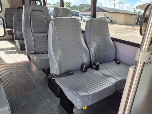 2021 Ford E-Series Cutaway 15 Passenger Shuttle Bus w/Wheelchair - 22903617 - 19