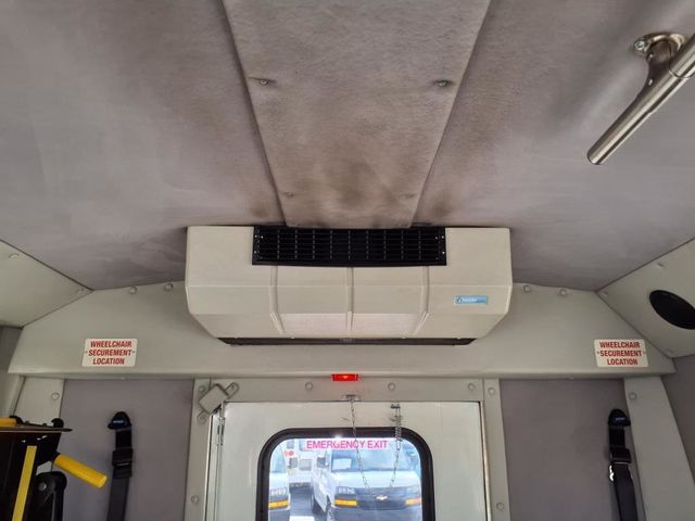 2021 Ford E-Series Cutaway 15 Passenger Shuttle Bus w/Wheelchair - 22903617 - 22