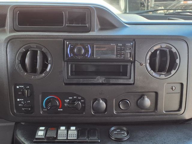 2021 Ford E-Series Cutaway 15 Passenger Shuttle Bus w/Wheelchair - 22903617 - 28