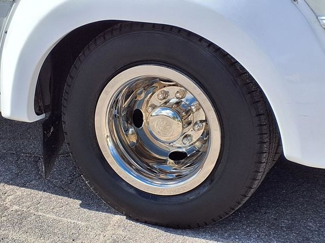 2021 Ford E-Series Cutaway 15 Passenger Shuttle Bus w/Wheelchair - 22903617 - 42