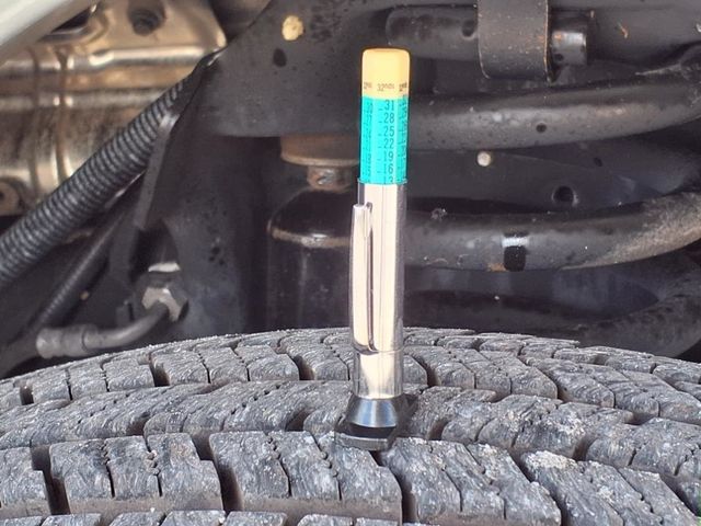 2021 Ford E-Series Cutaway 15 Passenger Shuttle Bus w/Wheelchair - 22903617 - 43