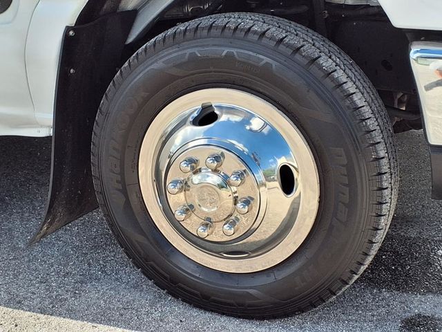 2021 Ford E-Series Cutaway 15 Passenger Shuttle Bus w/Wheelchair - 22903617 - 44