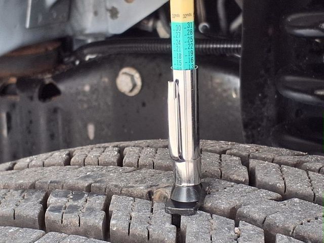 2021 Ford E-Series Cutaway 15 Passenger Shuttle Bus w/Wheelchair - 22903617 - 45