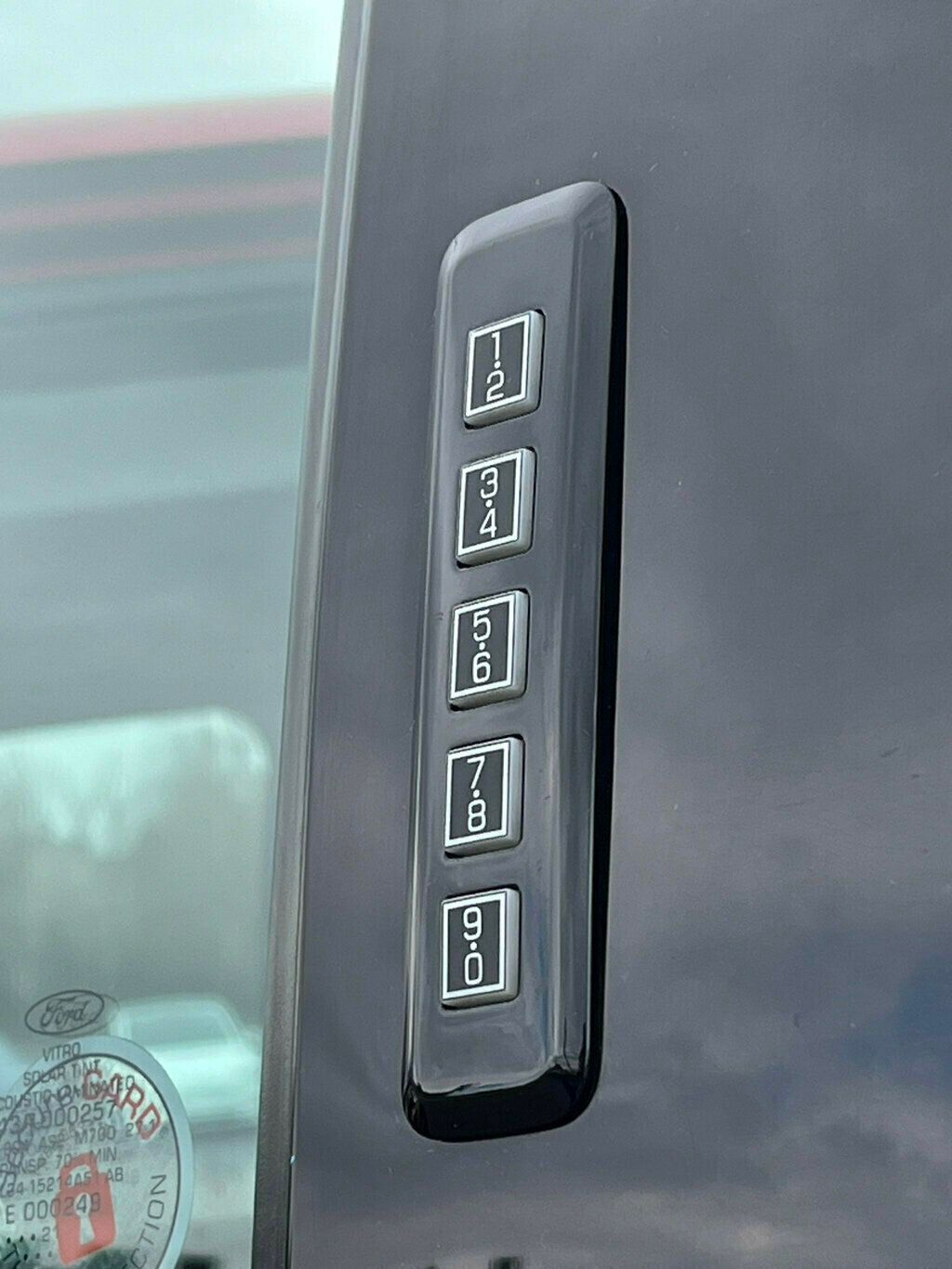 2021 Ford F-150 LARIAT 4WD SuperCrew 5.5' Box - 22815908 - 48
