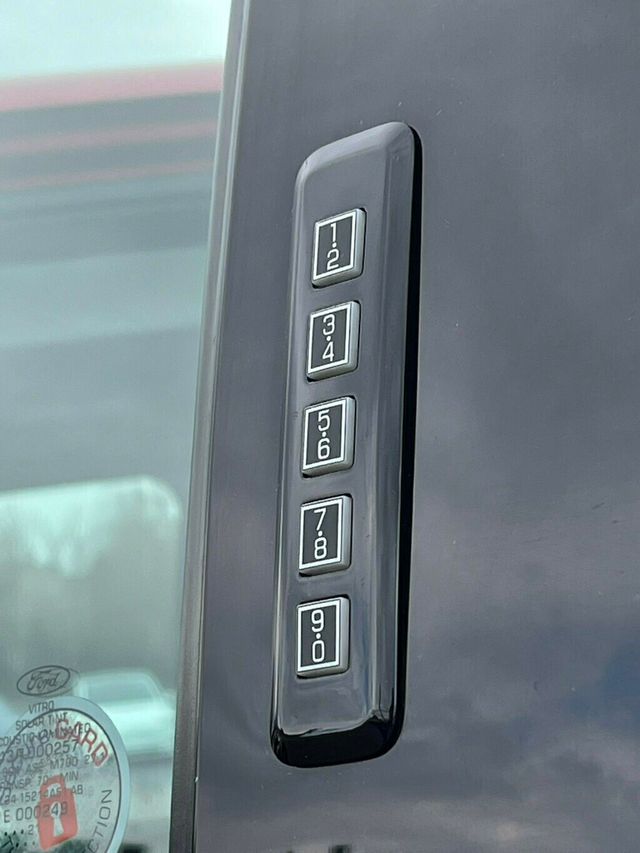 2021 Ford F-150 LARIAT 4WD SuperCrew 5.5' Box - 22815908 - 48