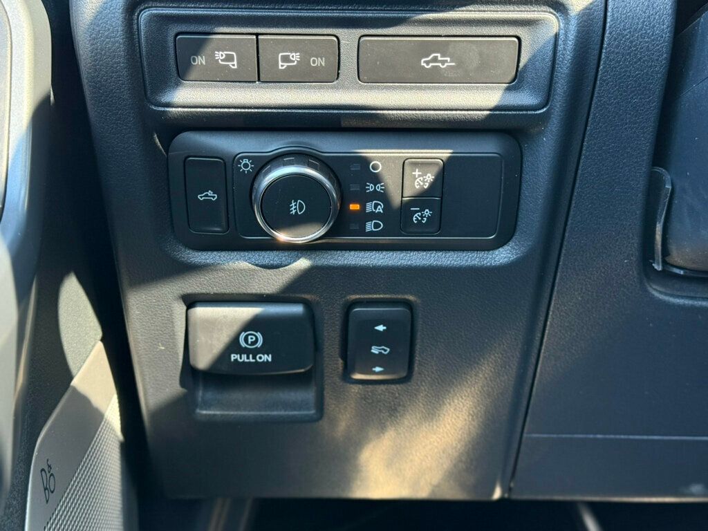 2021 Ford F-150 LARIAT 4WD SuperCrew 5.5' Box - 23004942 - 31