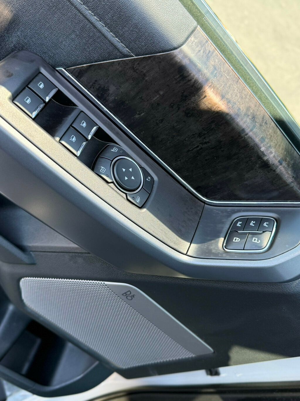 2021 Ford F-150 LARIAT 4WD SuperCrew 5.5' Box - 23004942 - 35