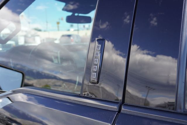 2021 Ford F-150 PLATINUM - 23029556 - 17