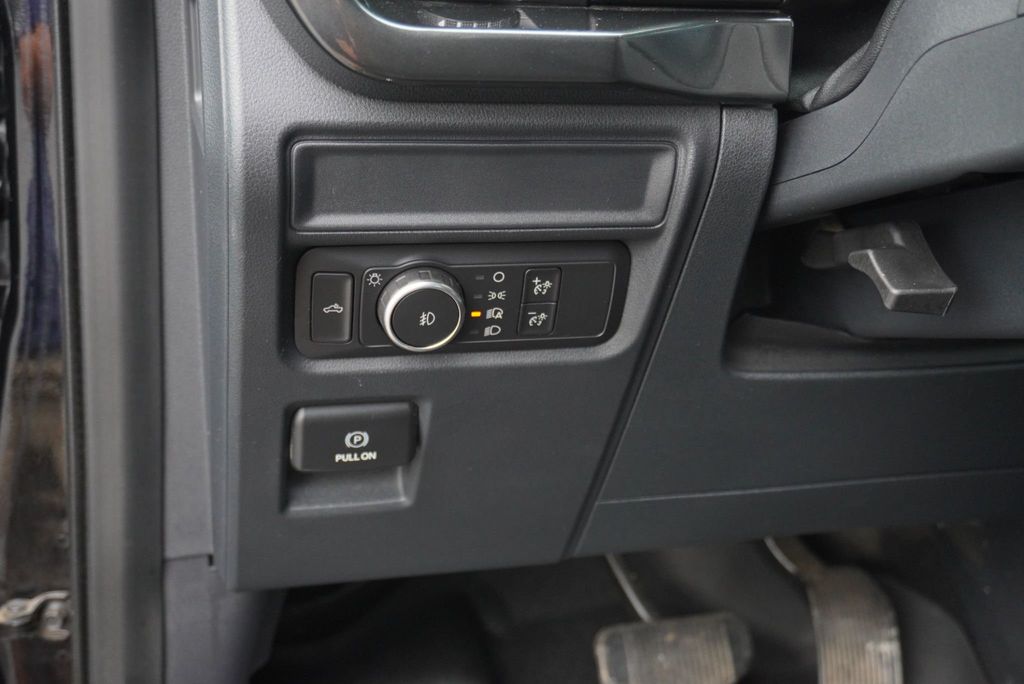2021 Ford F-150 STX photo 25